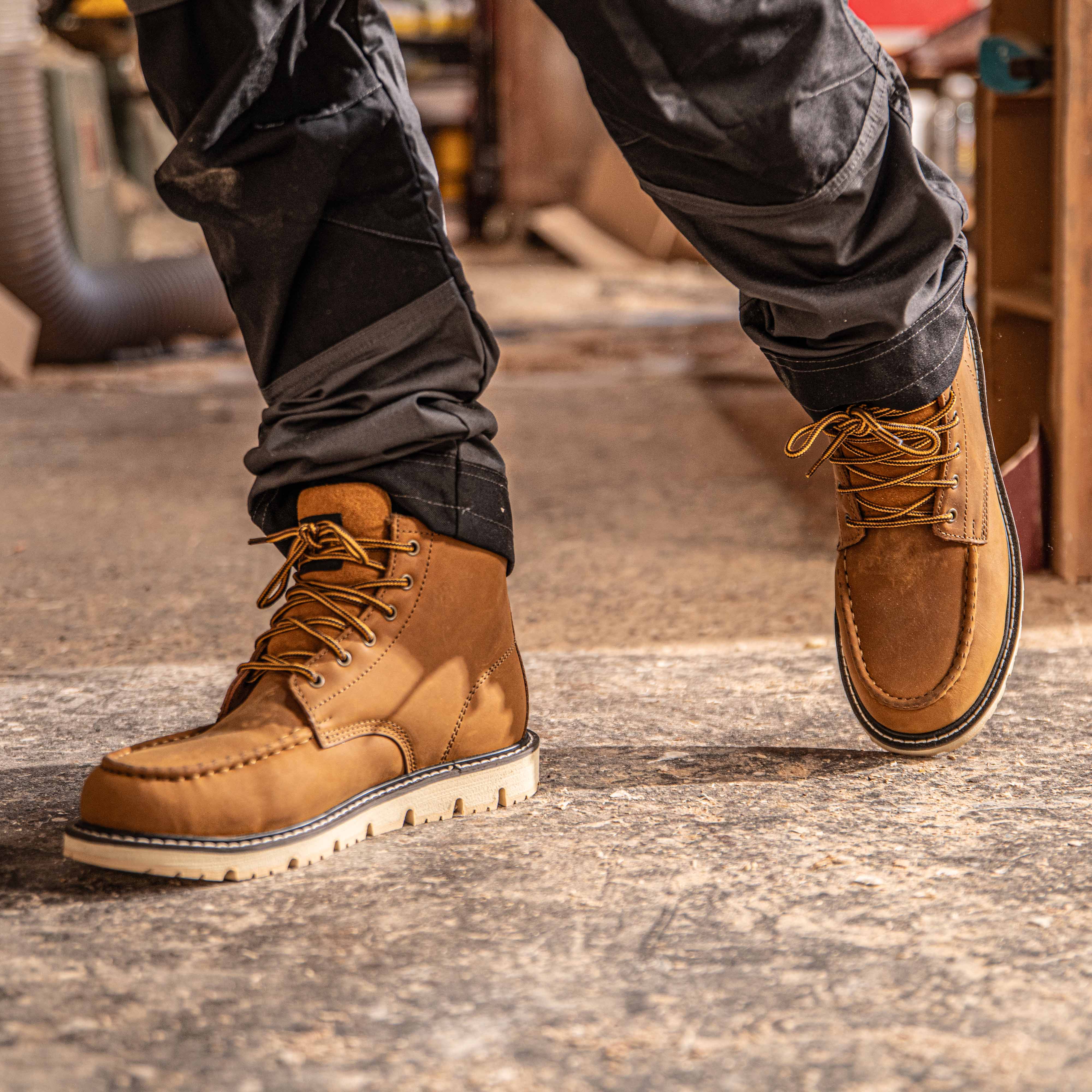 DEWALT Forge Men's Leather, Steel Safety Toe, Moc Toe Work Boot